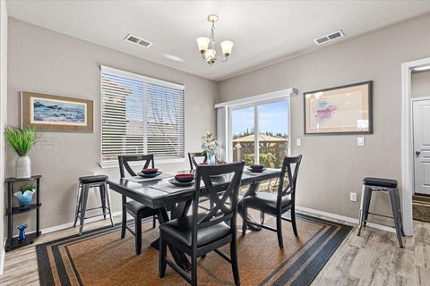 Tiny photo for 2264 College Way, Medford, OR 97504 (MLS # 220217543)