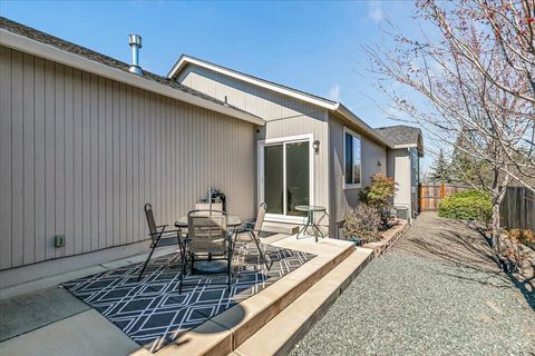 Tiny photo for 2264 College Way, Medford, OR 97504 (MLS # 220217543)