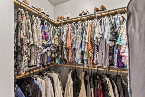 Tiny photo for 2264 College Way, Medford, OR 97504 (MLS # 220217543)