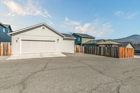 Tiny photo for 2264 College Way, Medford, OR 97504 (MLS # 220217543)