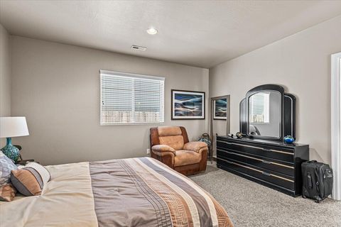 Tiny photo for 2264 College Way, Medford, OR 97504 (MLS # 220217543)