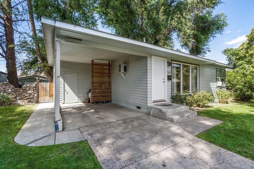 Adorable 2 bedroom 1 bath home with lots of updates. Great location right in town. Enjoy the cool summer evenings on the patio in the large fenced backyard.