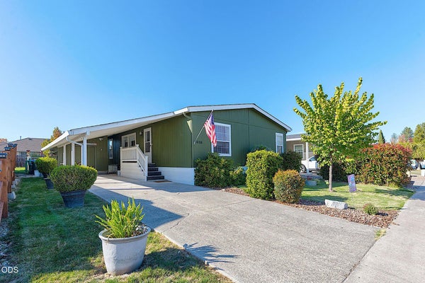 1658 DARIN DR, GRANTS PASS, OR 97527 - Image ea2073f8fdb7c3d1175495debe9ce06d/3121537339