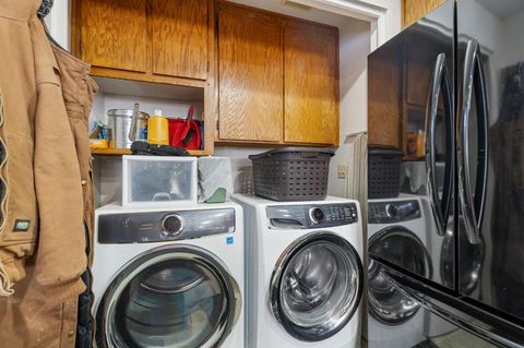 Tiny photo for 53465 Kokanee Lane, La Pine, OR 97739 (MLS # 220213230)