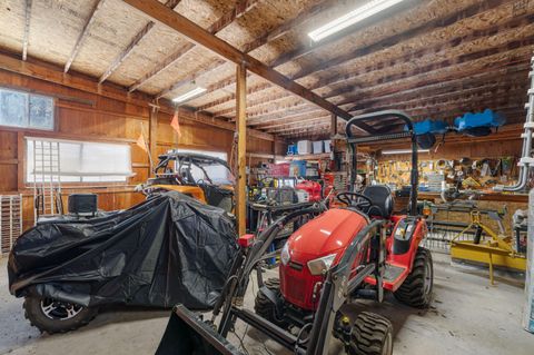 Tiny photo for 53465 Kokanee Lane, La Pine, OR 97739 (MLS # 220213230)