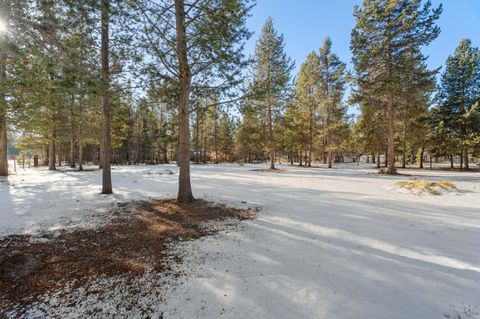 Tiny photo for 53465 Kokanee Lane, La Pine, OR 97739 (MLS # 220213230)