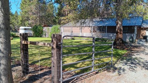 Tiny photo for 53465 Kokanee Lane, La Pine, OR 97739 (MLS # 220213230)