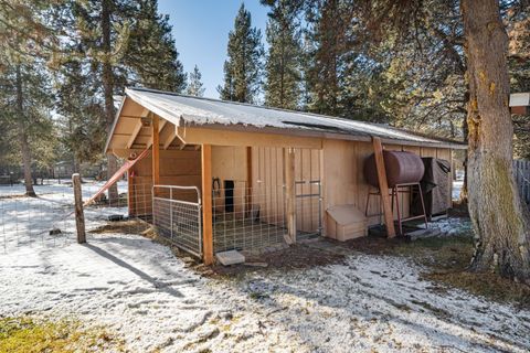Tiny photo for 53465 Kokanee Lane, La Pine, OR 97739 (MLS # 220213230)
