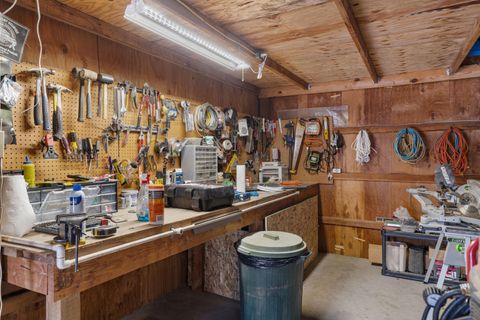 Tiny photo for 53465 Kokanee Lane, La Pine, OR 97739 (MLS # 220213230)