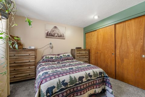 Tiny photo for 53465 Kokanee Lane, La Pine, OR 97739 (MLS # 220213230)