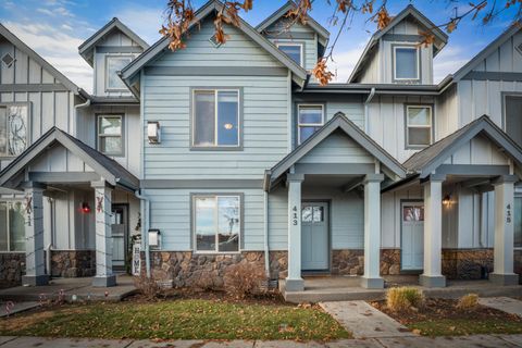 Photo of 413 NW 25th Street, Redmond, OR 97756 (MLS # 220213172)