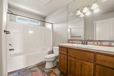 Tiny photo for 413 NW 25th Street, Redmond, OR 97756 (MLS # 220213172)