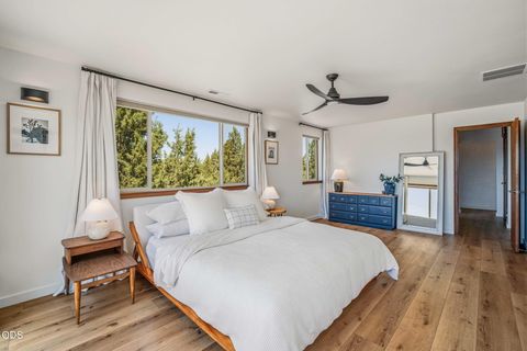 Tiny photo for 21770 Eastmont Drive, Bend, OR 97701 (MLS # 220223249)