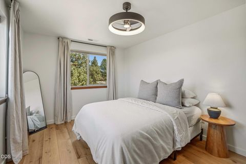 Tiny photo for 21770 Eastmont Drive, Bend, OR 97701 (MLS # 220223249)