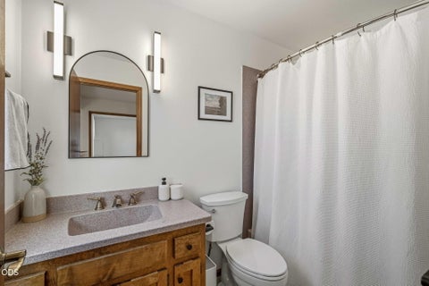 Tiny photo for 21770 Eastmont Drive, Bend, OR 97701 (MLS # 220223249)
