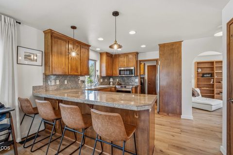 Tiny photo for 21770 Eastmont Drive, Bend, OR 97701 (MLS # 220223249)