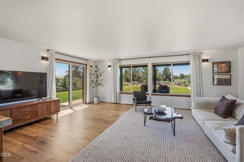 Tiny photo for 21770 Eastmont Drive, Bend, OR 97701 (MLS # 220223249)