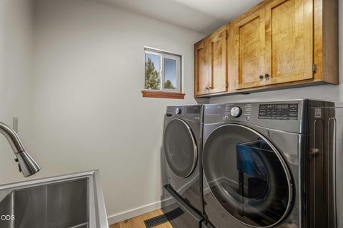 Tiny photo for 21770 Eastmont Drive, Bend, OR 97701 (MLS # 220223249)