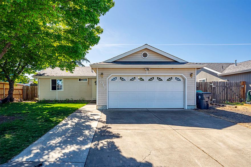 This wonderful starter home, or rental is looking for a new owner. Great bones and potential with 2 card garage and located near schools and parks.