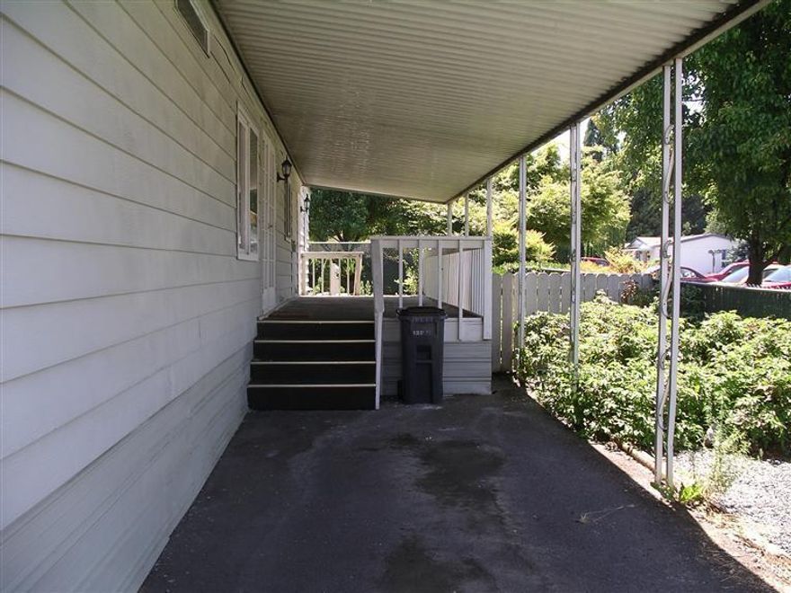 Nice M. H. with split plan, nice sized bedrooms, lots of tile floors, laminate floors in laundry room, great kitchen w/all appliances. Fireplace in livingroom, good sized utility room, big covered deck & home is vacant. new roof in April 2011, new water heater fall of 2010. Washer & dryer 2 yrs. old.