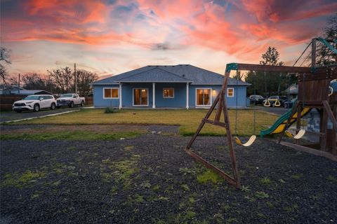Tiny photo for 594 W Gregory Road, Central Point, OR 97502 (MLS # 220213594)