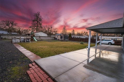 Tiny photo for 594 W Gregory Road, Central Point, OR 97502 (MLS # 220213594)