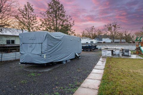 Tiny photo for 594 W Gregory Road, Central Point, OR 97502 (MLS # 220213594)