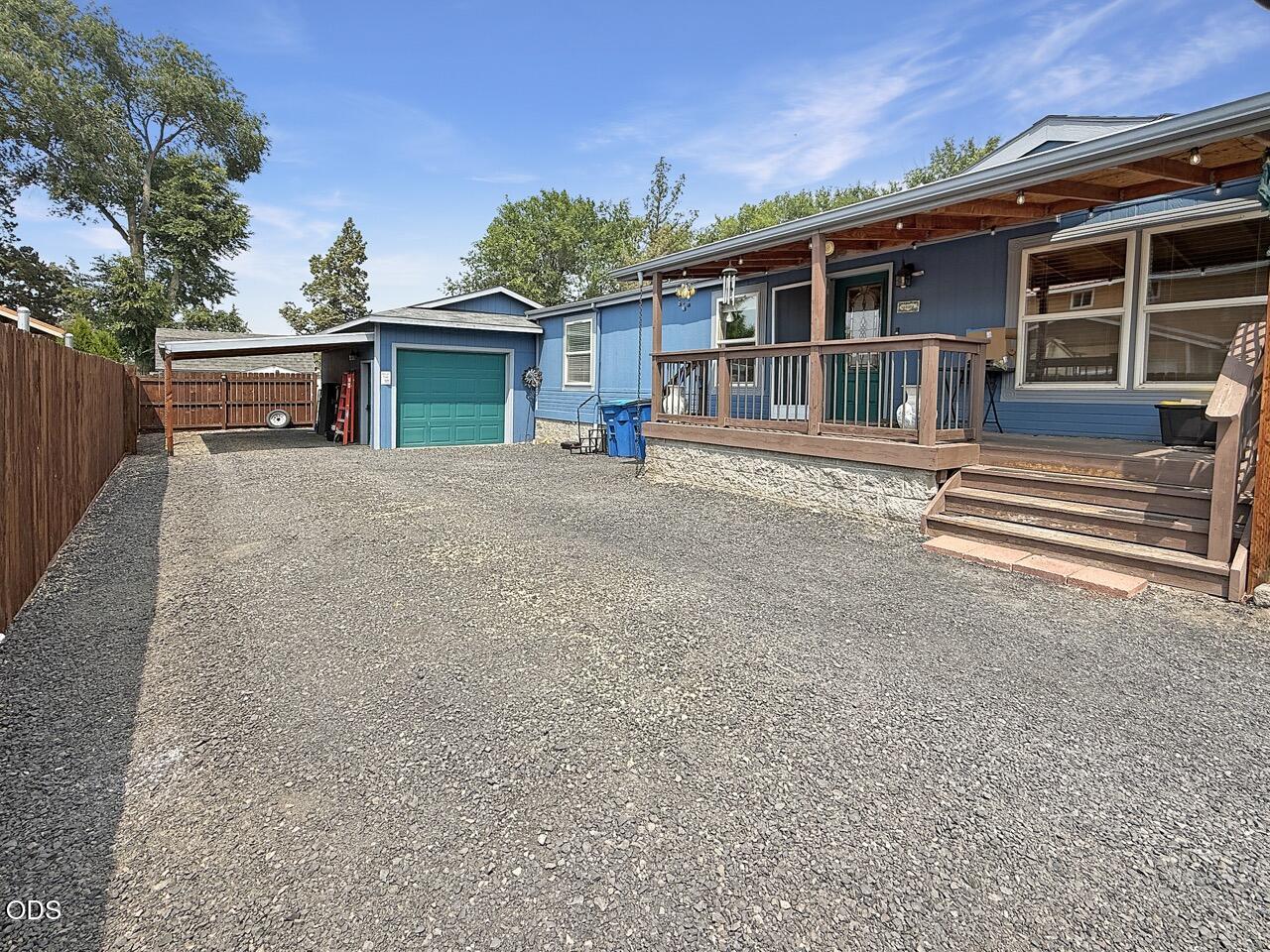 3737 NW Oak Avenue