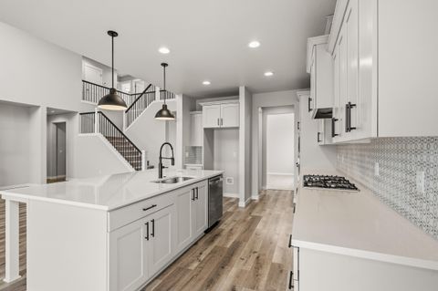 Tiny photo for 1153 Pumpkin #322, Eagle Point, OR 97524 (MLS # 220215052)