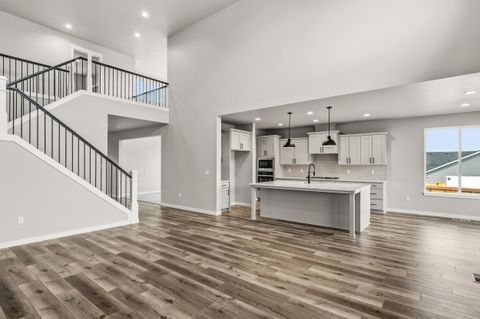 Tiny photo for 1153 Pumpkin #322, Eagle Point, OR 97524 (MLS # 220215052)