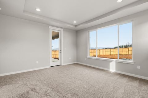 Tiny photo for 1153 Pumpkin #322, Eagle Point, OR 97524 (MLS # 220215052)