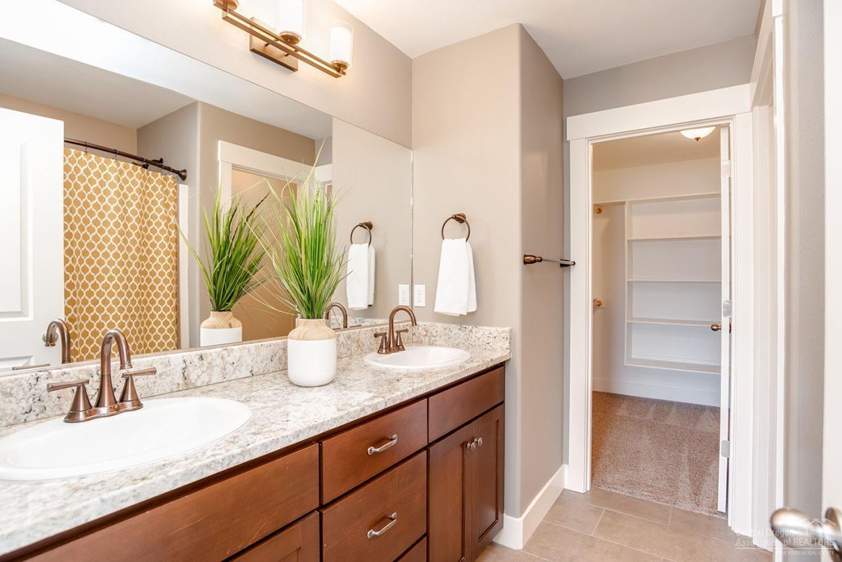 Reed Mrk. Rowhouses - Residential