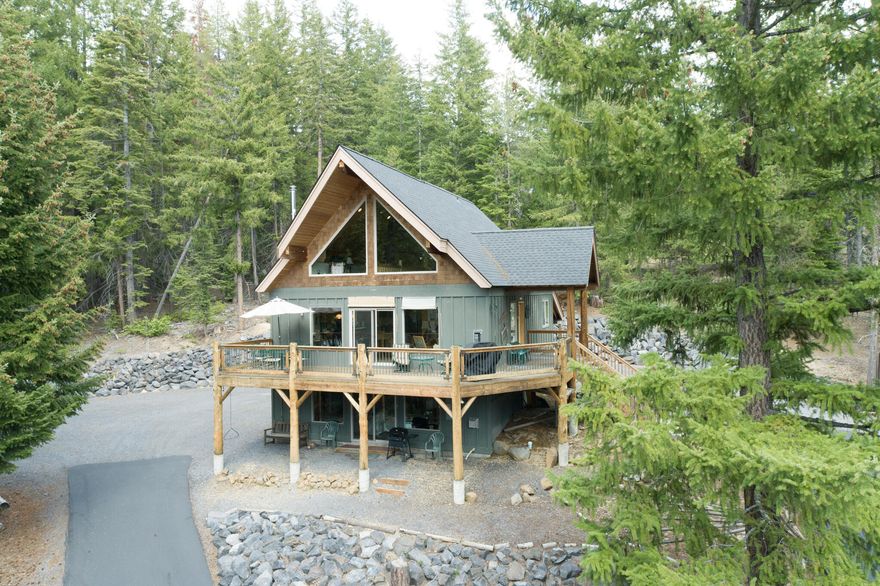 Beautiful chalet located in the Diamond Peaks subdivision. Garage space will accomdate one small vehicle, but there is multiple parking locations on the property. Cabin will sleep 14! Perfect airbnb or VRBO. National forest nearby for hiking, hunting, horseback riding, atv's, snowmobiles, quads and more! Crescent Lake, Odell Lake and Willamette Pass Ski Resort just a few short miles away. Centrally located to most high cascade lakes. Come preview today!