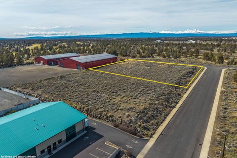 2200 SW Deerhound Avenue Redmond OR 97756