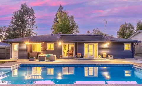 Photo of 349 Lindero AVE, Medford, OR 97504 (MLS # 220227095)