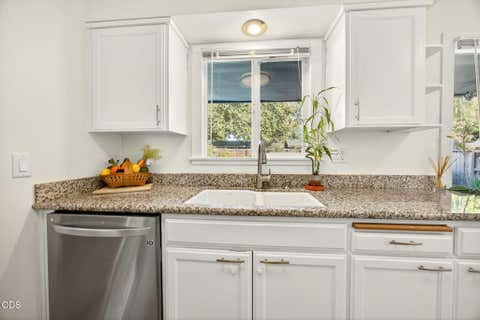 Tiny photo for 349 Lindero AVE, Medford, OR 97504 (MLS # 220227095)