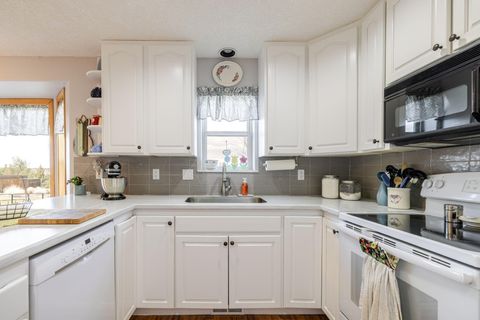 Tiny photo for 106 SE Cody Lane, Madras, OR 97741 (MLS # 220217245)