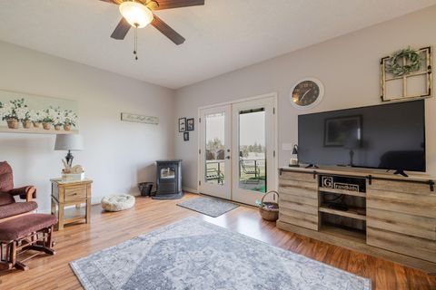 Tiny photo for 106 SE Cody Lane, Madras, OR 97741 (MLS # 220217245)