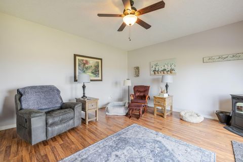 Tiny photo for 106 SE Cody Lane, Madras, OR 97741 (MLS # 220217245)