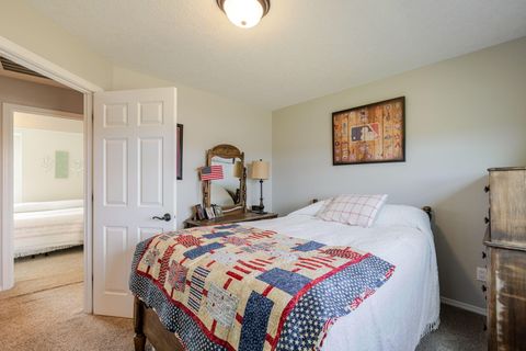 Tiny photo for 106 SE Cody Lane, Madras, OR 97741 (MLS # 220217245)