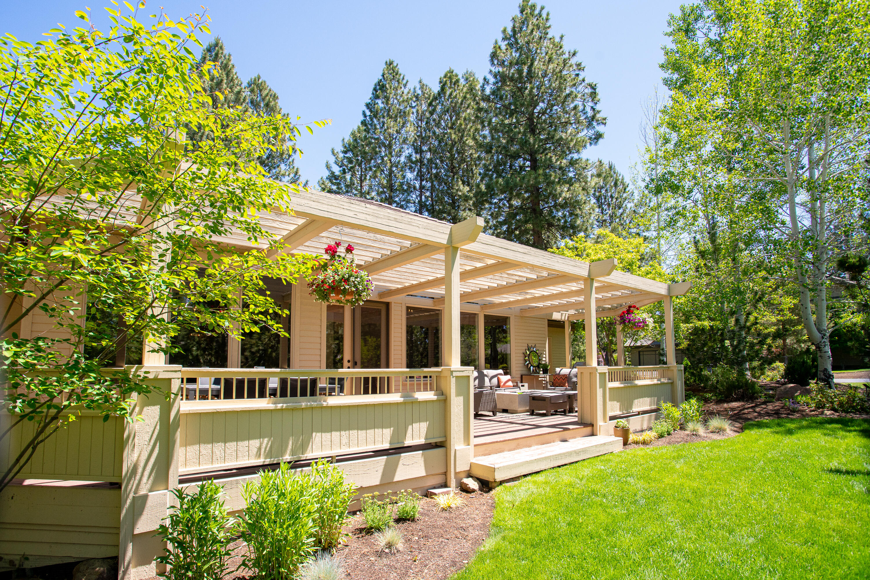 Broken Top - Residential