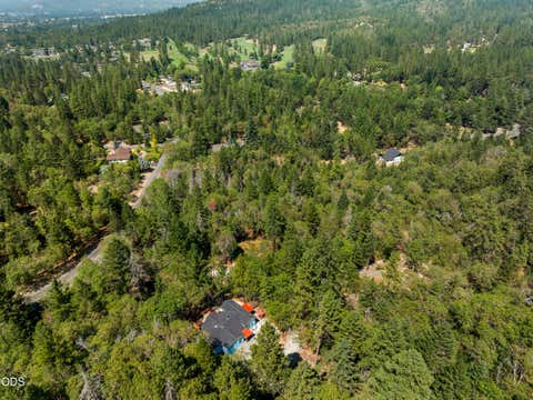 Tiny photo for 289 Shadow Mountain Way, Grants Pass, OR 97527 (MLS # 220226744)