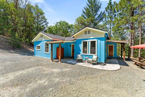 Photo of 289 Shadow Mountain Way, Grants Pass, OR 97527 (MLS # 220226744)