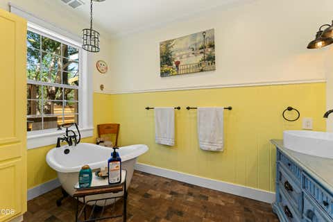Tiny photo for 289 Shadow Mountain Way, Grants Pass, OR 97527 (MLS # 220226744)