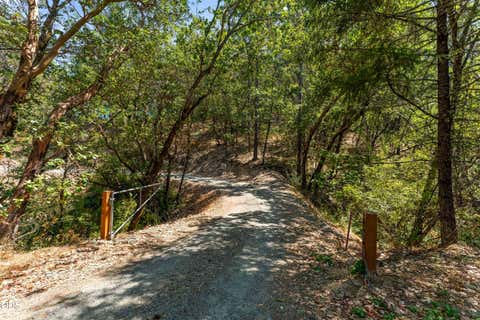 Tiny photo for 289 Shadow Mountain Way, Grants Pass, OR 97527 (MLS # 220226744)