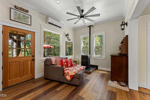 Tiny photo for 289 Shadow Mountain Way, Grants Pass, OR 97527 (MLS # 220226744)