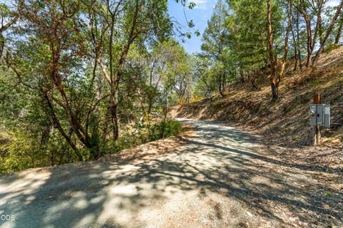 Tiny photo for 289 Shadow Mountain Way, Grants Pass, OR 97527 (MLS # 220226744)