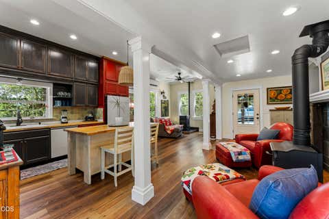 Tiny photo for 289 Shadow Mountain Way, Grants Pass, OR 97527 (MLS # 220226744)