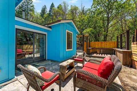 Tiny photo for 289 Shadow Mountain Way, Grants Pass, OR 97527 (MLS # 220226744)