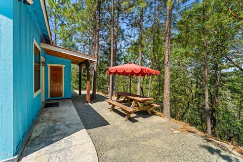 Tiny photo for 289 Shadow Mountain Way, Grants Pass, OR 97527 (MLS # 220226744)
